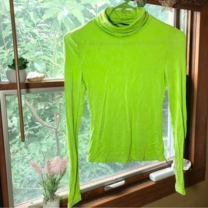 Bright Green Fitted Turtleneck Top Shirt Women’s Size XS Lightweight Layering